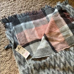 Express blanket scarf